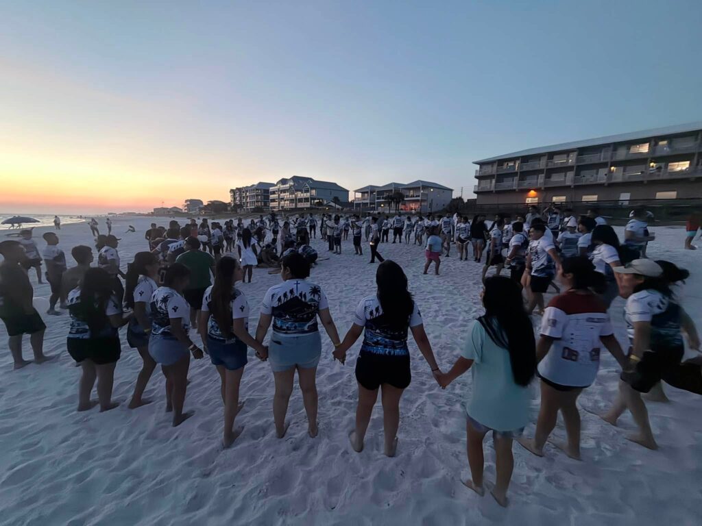 Jóvenes de la FEJA viven un retiro inquebrantable frente al mar feja inquebrantables 005