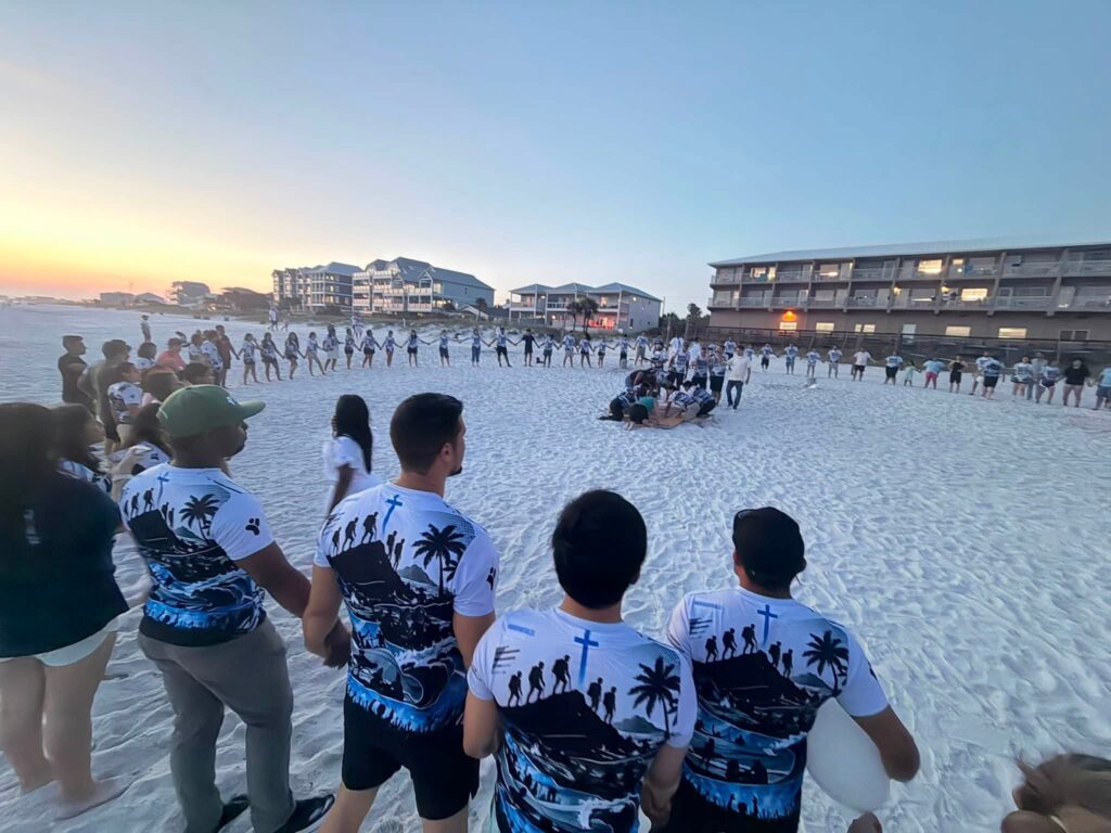 Jóvenes de la FEJA viven un retiro inquebrantable frente al mar feja inquebrantables 009