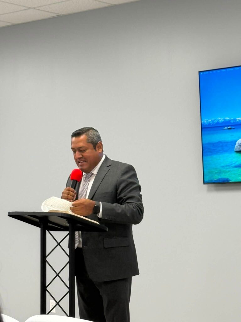 Presentación de pastor para las iglesias de Enterprise y Dothan presentación pr lache agosto15 003